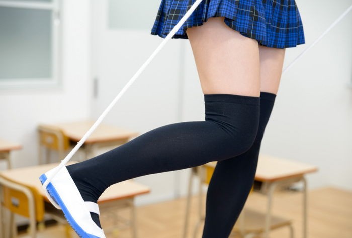 외설 논란 일어난 '1천명 여고생' 다리 사진전 | 인스티즈