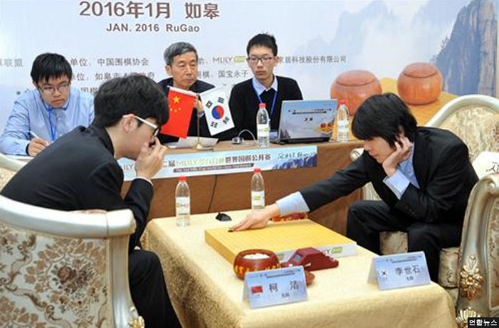 이세돌 9단, ‘몽백합배’ 결승전서 中룰로 아쉽게 패배