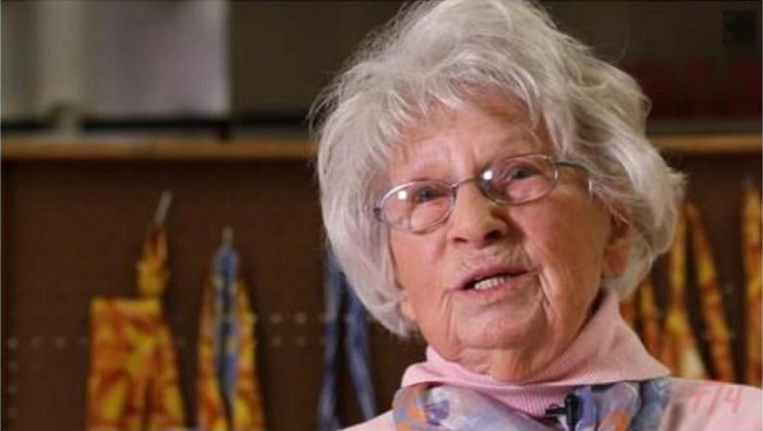 “제자들 너무 좋아요”…102세에 수업하는 할머니 선생님