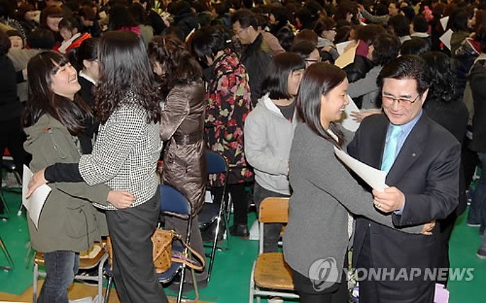 졸업하는 제자들에게 아침밥 지어주는 울산 선생님들