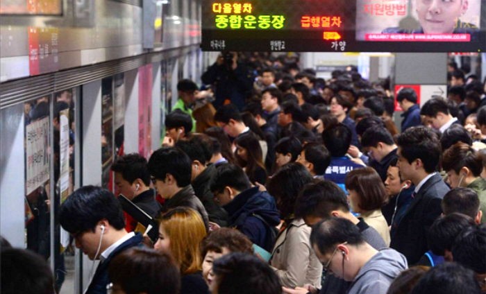 “서울시, 지옥철 9호선 지하철 차량 늘린다”