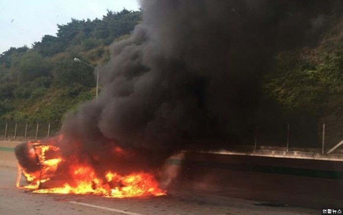 불에 탄 승용차 안에서 시신 발견돼