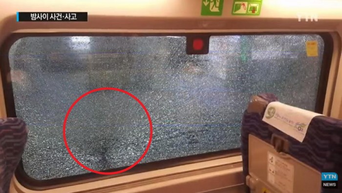 용산발 여수행 KTX 유리창 파손된 채 운행 빈축 (영상)