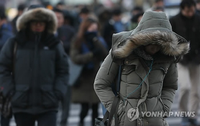 ‘전국이 꽁꽁’ 서울 출근길 영하 14도...최강한파 계속