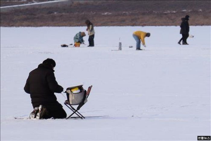 손맛에 빠진 낚시꾼들의 목숨 건 대청호 빙어 낚시