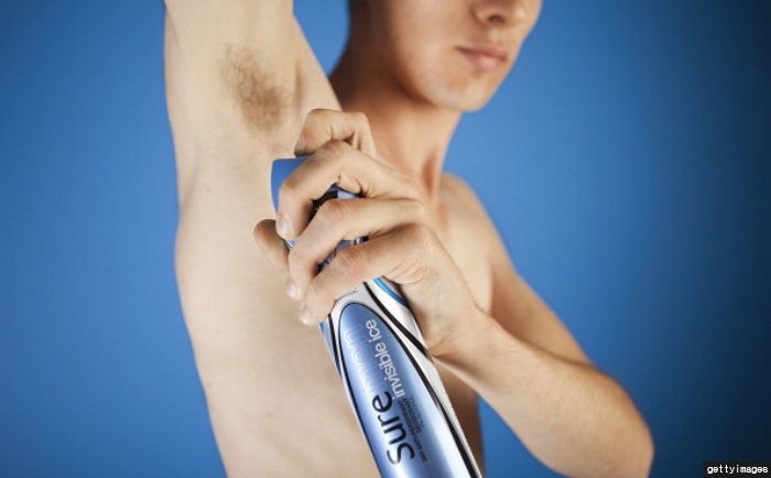 데오도란트 썼다가 겨드랑이 다 태운 남성