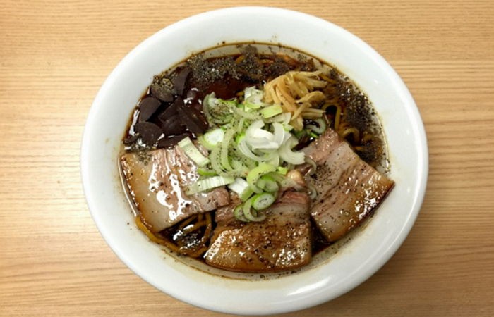 밸런타인데이 맞아 등장한 ‘초콜릿 라멘’ (사진)