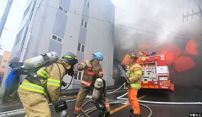 <속보> 제주 공장 화재로 어린이 4명 연기흡입 병원 이송