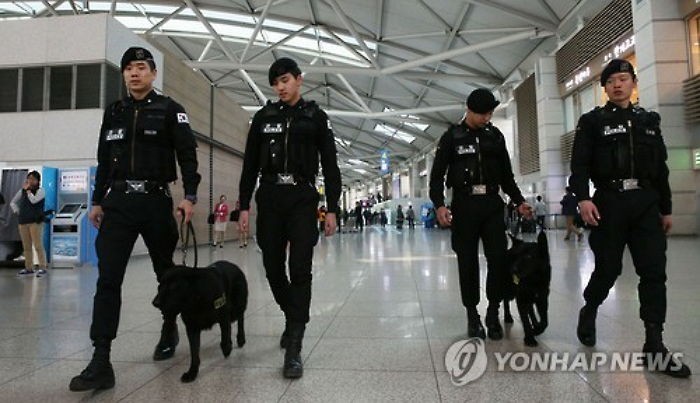 <속보>인천공항 폭발물 의심 “아랍어 경고 메시지” 발견