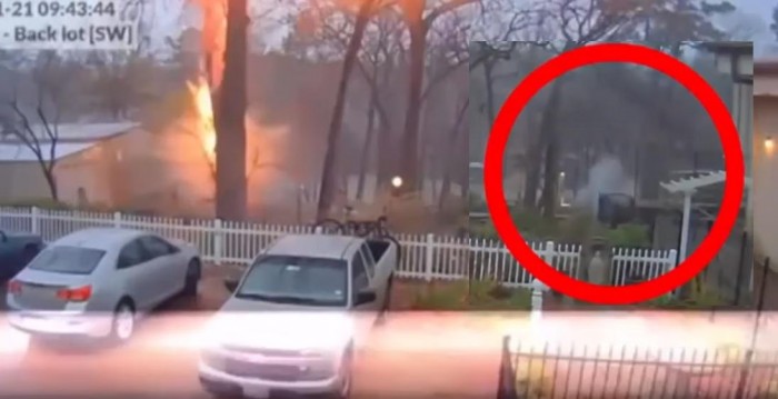 ‘번개’에 박살난 나무 옆에서 포착된 소름돋는 연기 (영상)