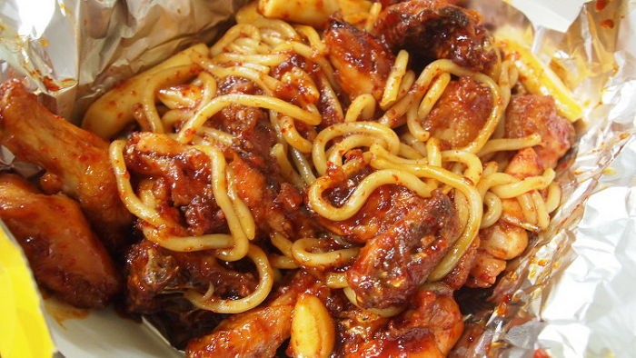 비주얼과는 전혀 딴판인 맛을 자랑하는 ‘스까치킨’ (사진 6)