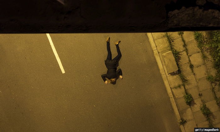 부부싸움 중 도로에 누웠다가 택시에 치여 숨진 아내