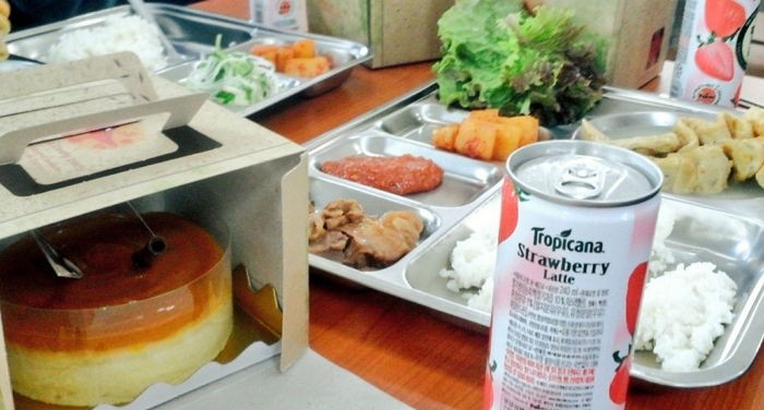 ‘1인 1케이크’ 통 크게 쏜 강원애니고 급식 수준