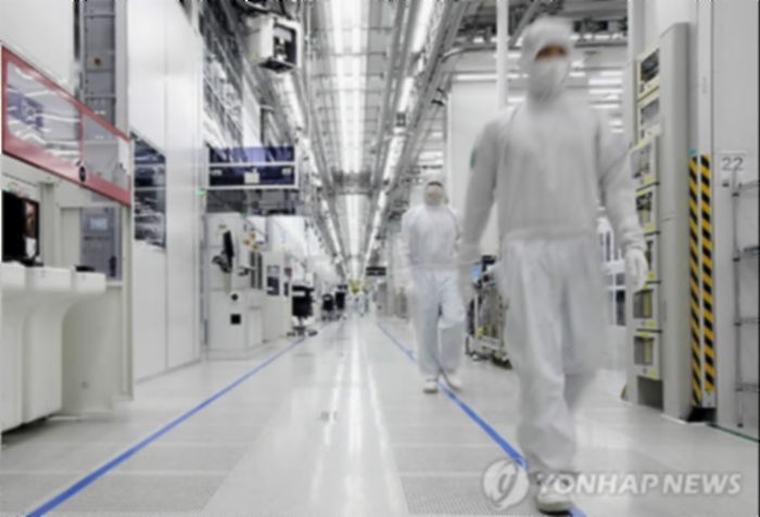 삼성 스마트폰 만들던 협력업체 노동자 ‘실명’됐다