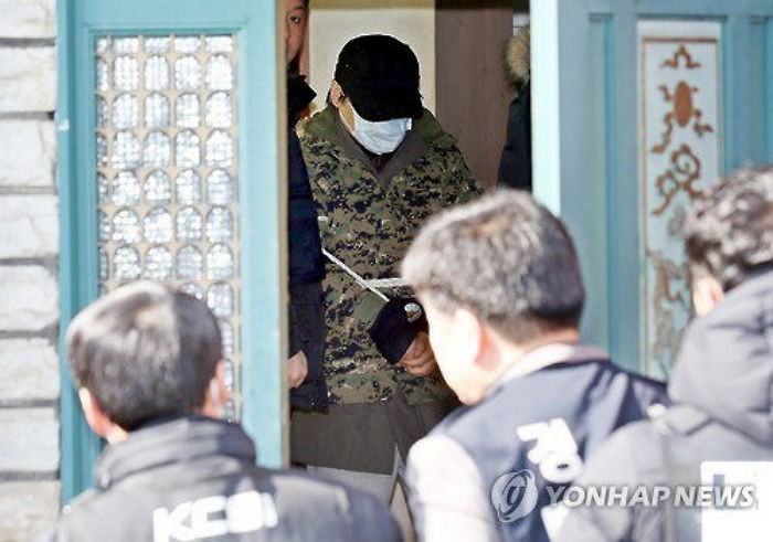 딸 폭행·시신방치한 목사 부부의 담담한 현장 재연 사진