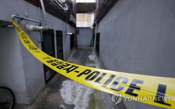 설 맞아 연탄불에 물데워 목욕하다 숨진 80대 노부부