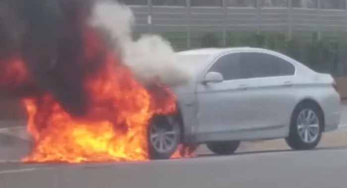 설연휴 지방도로 달리던 BMW 승용차에 또 불