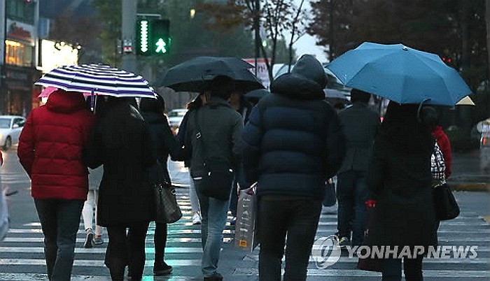 내일(11일) 낮에는 포근…오후 늦게 전국 비
