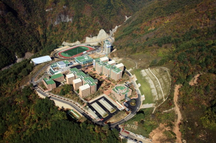 치킨 배달도 안 된다는 ‘해발 800미터’ 산 속 대학교