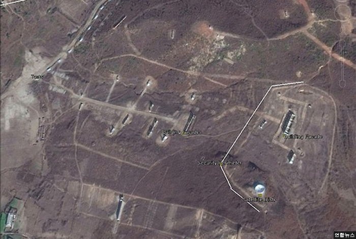 “北, 영변핵시설 부근에 서울 본뜬 군사훈련시설 만들었다”