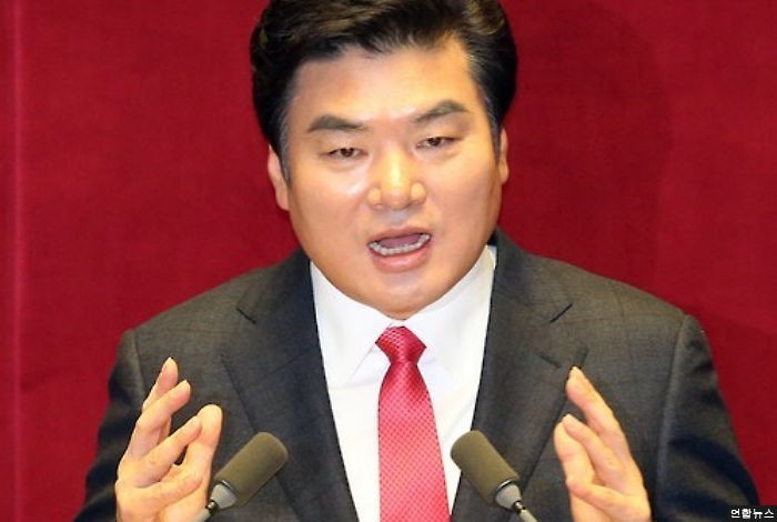 원유철 원내대표 “자위권 차원에서 핵무기 보유해야”