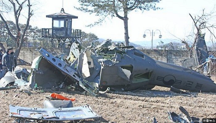 <속보> 육군 헬기 추락 탑승자 3명 치료 도중 사망