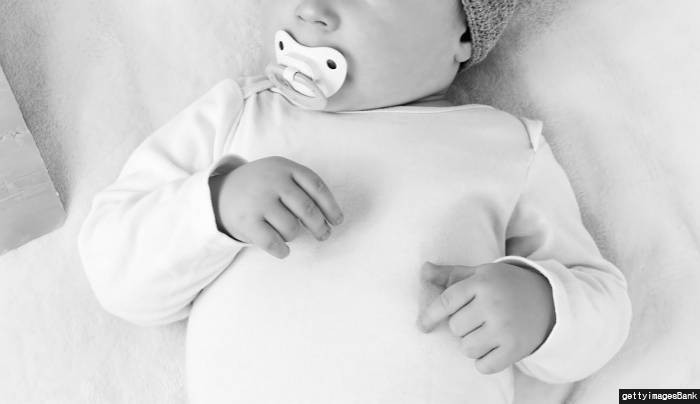 영아 폭행해 숨지게 한 세쌍둥이 엄마 구속