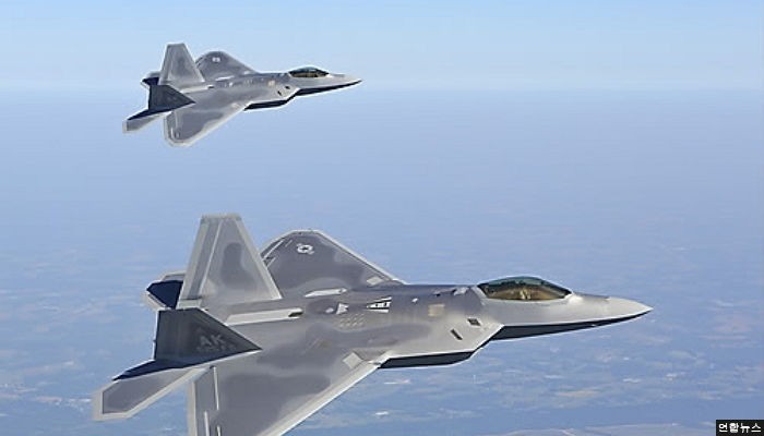 ‘김정은이 가장 무서워하는’ 美 전투기 F-22 랩터, 한반도 상공 떴다