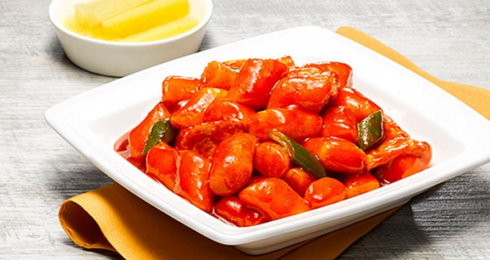 아딸의 ‘떡볶이 국물’ 정책이 온라인에서 일으킨 논쟁