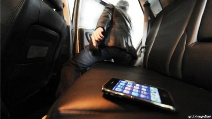 택시에 휴대전화 놓고 내리면 되찾기 어려운 이유