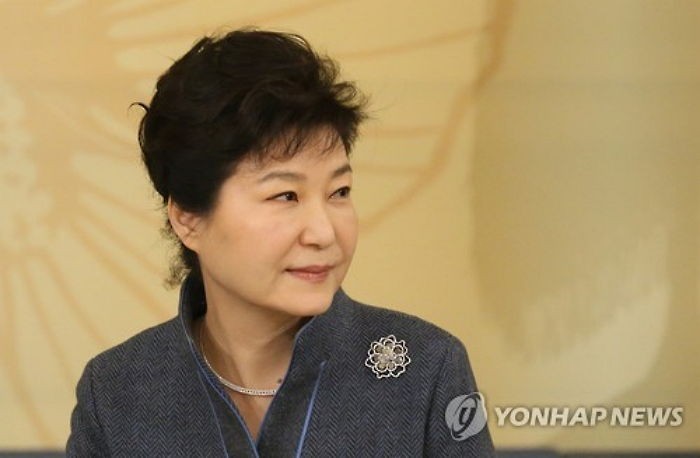 “朴대통령 부정평가 이유 1위 ‘소통 미흡’”