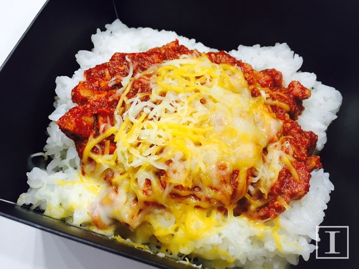 가성비 최고라는 ‘치즈인 더불닭덮밥’을 직접 먹어봤다