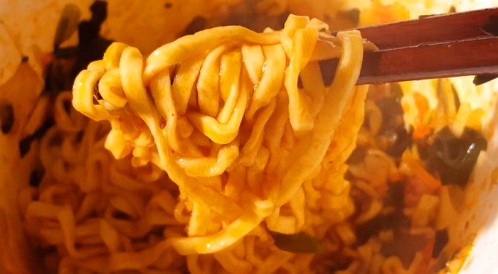 진짬뽕으로 피자를 만들어 먹어보았다 (영상)