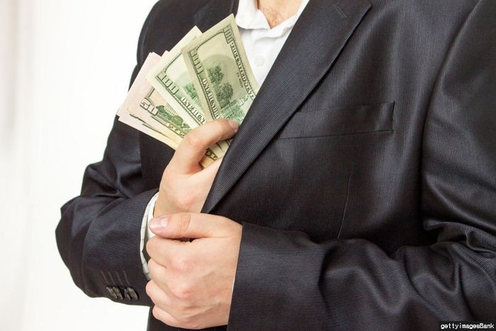 아내와 처갓집 상대로 16억원 사기 친 남성 구속