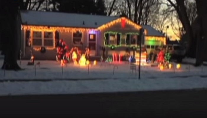 의식 잃은 아내 위해 크리스마스 장식 치우지 않은 남성