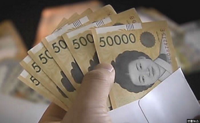 공무원 채용 미끼로 시누이한테 사기친 올케