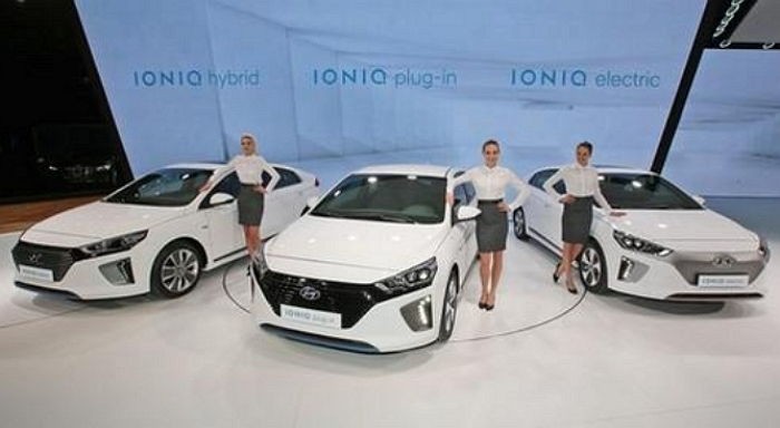 주차장에서 역주행하는 현대 신형차 ‘아이오닉’ (영상)