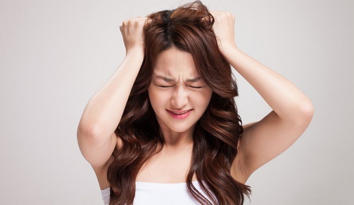 머릿결 상하게 만드는 ‘안 좋은 헤어스타일’ 8가지