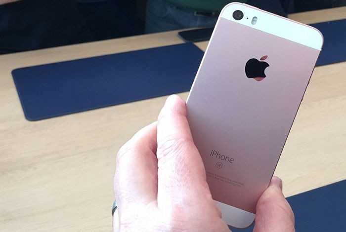 “아이폰SE, 한국서 4월 중순에 만날 수 있다”