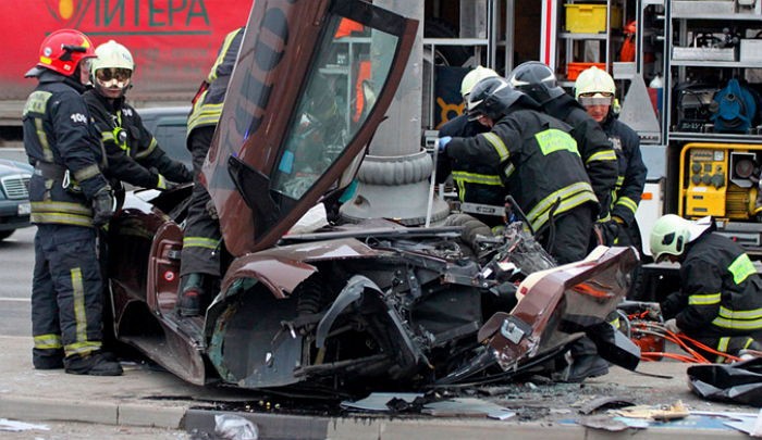 충돌 사고 후 고철덩어리로 변한 ‘3억짜리 람보르기니’