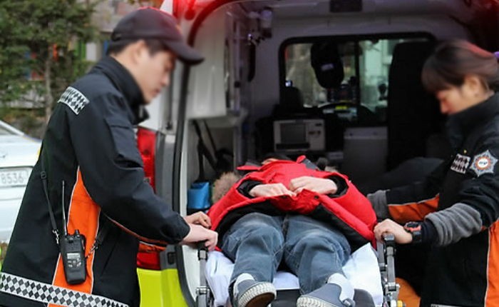 <속보> 천안시청 직원, 흉기 찔린 채 병원 후송