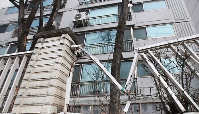 17층 아파트서 10대 추락 사망…경찰 자살 추정