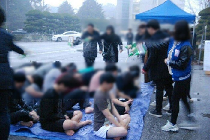 신입생 집합시켜 막걸리 부은 원광대 교수 논란