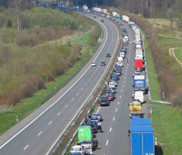 차 막힐 때 독일 ‘도로’에서 볼 수 있는 모습