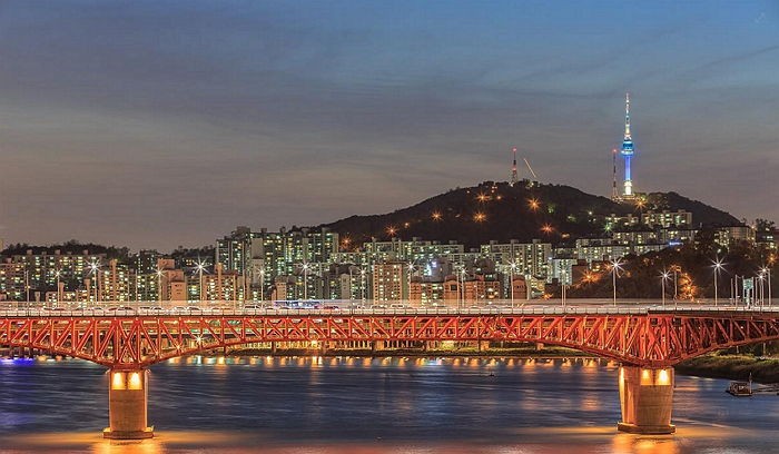 연인들이 심야 데이트하기 좋은 ‘한강’의 야경 (사진)