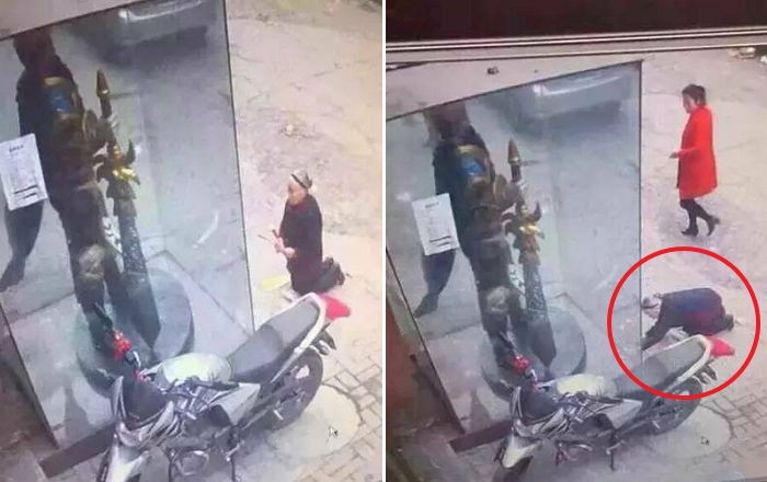 할머니는 신(神)인 줄 알고 게임 캐릭터 동상 앞에 절했다