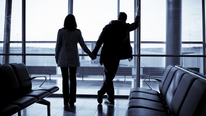 “신혼여행 가려고 공항왔는데 여행사에 사기당했어요”