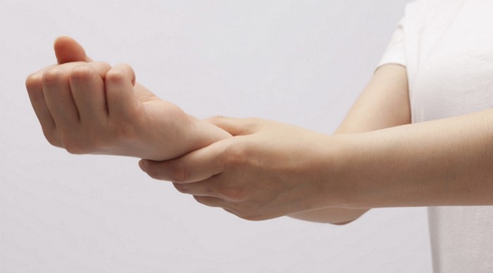 “친구 손목 그어라” 칼 쥐여준 초등학교 5학년 담임교사