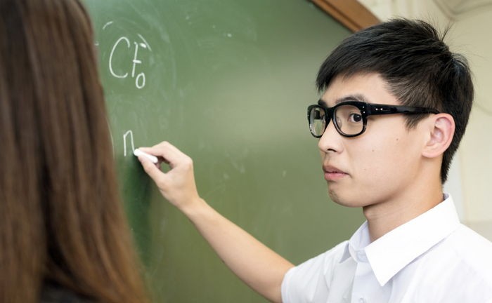 ‘학생회장 선거 갈등’ 고교서 남학생이 여학생에게 칼 휘둘러