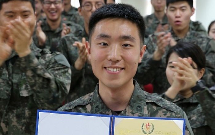 군대 월급서 5만원 떼내 장학금 기부하는 군인